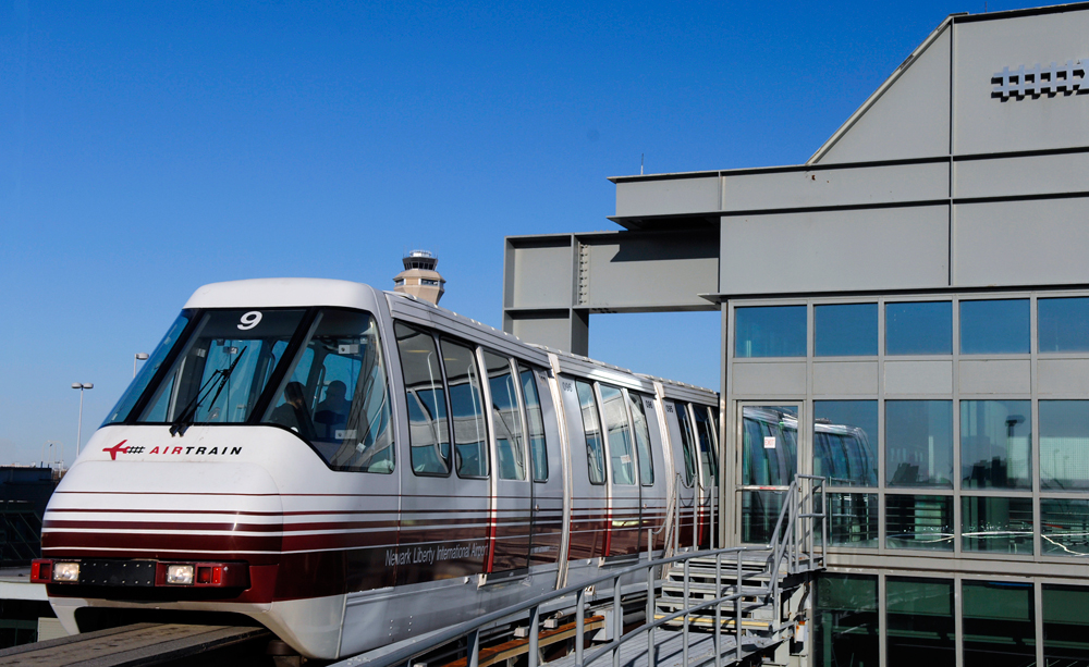 Top 10 airports served by good public transportation